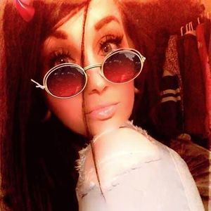 Meet your Posher, Manda